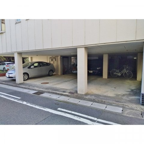 岐阜市真砂町１０丁目の駐車場の外観