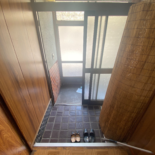 東町５丁目大井アパートの玄関