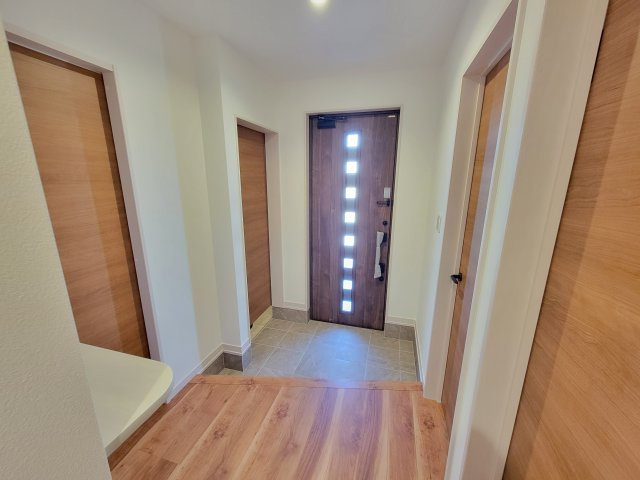 備前・新築戸建の玄関