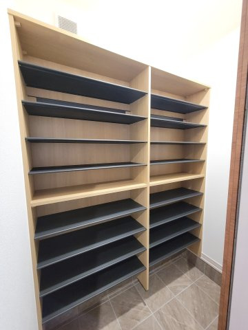 備前・新築戸建の玄関