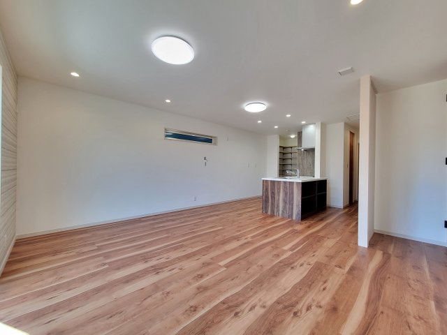 備前・新築戸建の居間・リビング