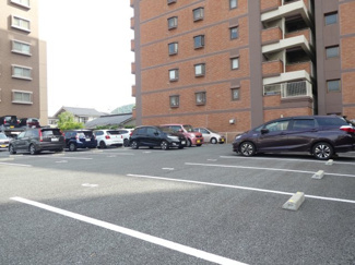 【駐車場】