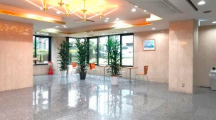 ファー・イースト21のロビー|建物の内部です