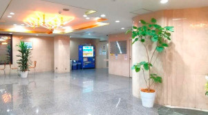 ファー・イースト21のロビー|ゆとりのあるロビーです