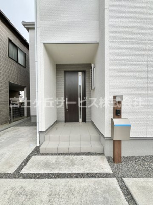 【エントランス】 | 裾野市茶畑 中古住宅 | エントランスです