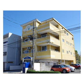 熊本市中央区新屋敷３丁目の賃貸マンションの外観