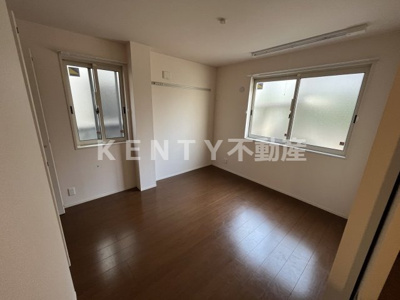 【寝室】 | ルミエール久が原 | 広くて明るい寝室