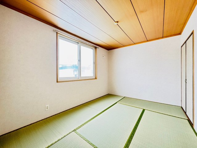 【寝室】 | 【CP対象】メイユール高砂　壱番館 | 広くて明るい寝室