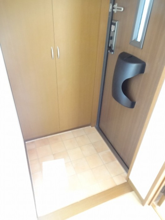 熊本市南区野口１丁目のアパートの玄関