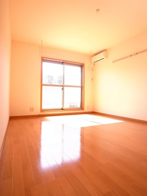 【居間・リビング】 | パセオ亀井 | 千葉大医学、薬学部へは、徒歩５分程度