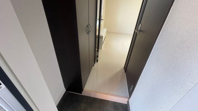 グリザイユの玄関
