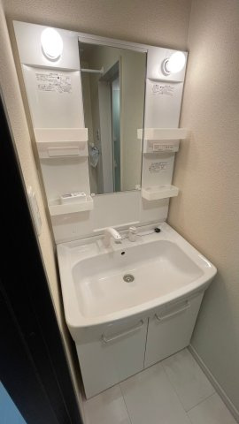 グリザイユの洗面所
