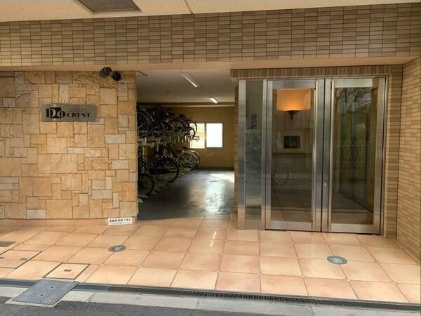 Doクレスト新大阪のエントランス