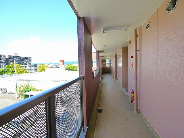 フレ　ルミエールのその他共用部分|玄関前通路