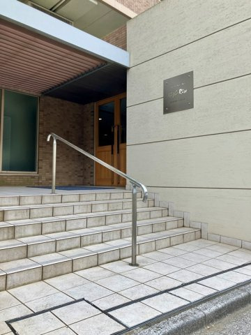 ゆりのき台ハイライズのエントランス