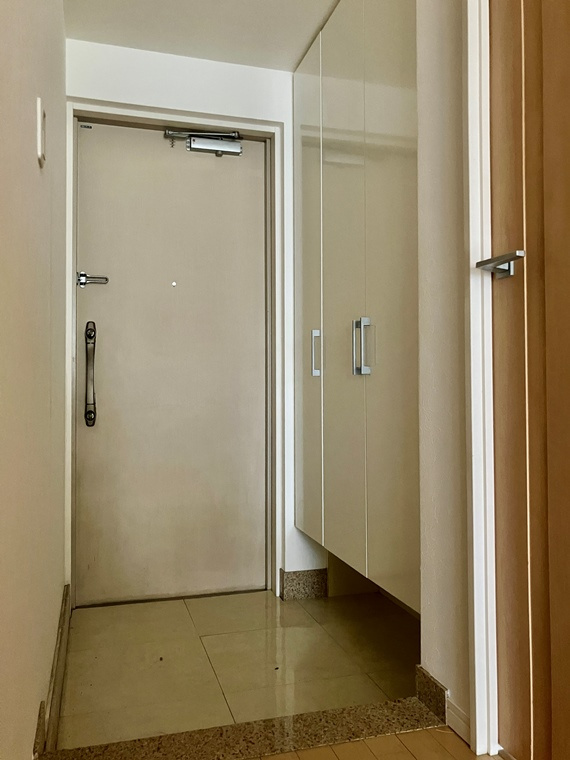 ゆりのき台ハイライズの玄関