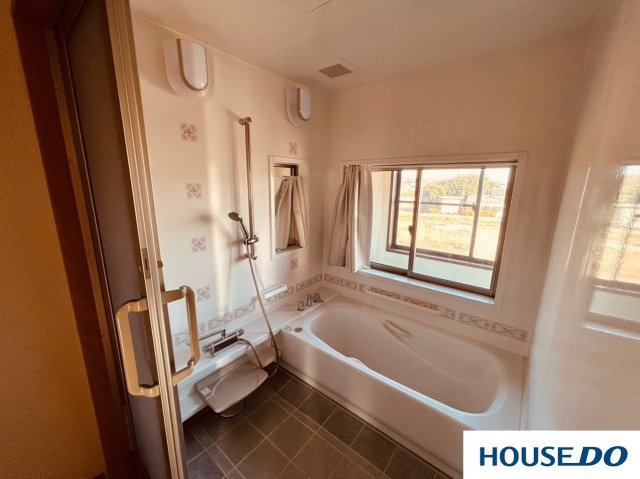 休憩所付店舗　太田市只上町の浴室|コンパクトで使いやすいお風呂です