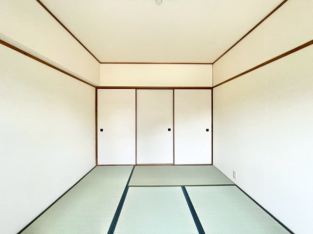 【和室】 | 日興千里台スカイタウンB棟 | サイトに掲載されていない箇所の写真、撮影してお届けさせて頂きます！気になる物件で、見たい部分の画像が無い場合は、弊社スタッフまでご連絡下さいませ。お客様の気になる箇所を、カメラにて撮影して参ります！