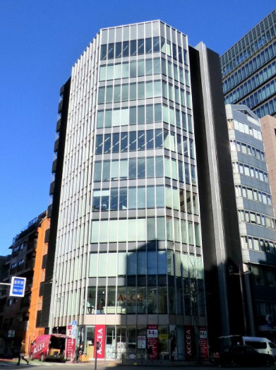 麹町スクエアプラザビルの外観