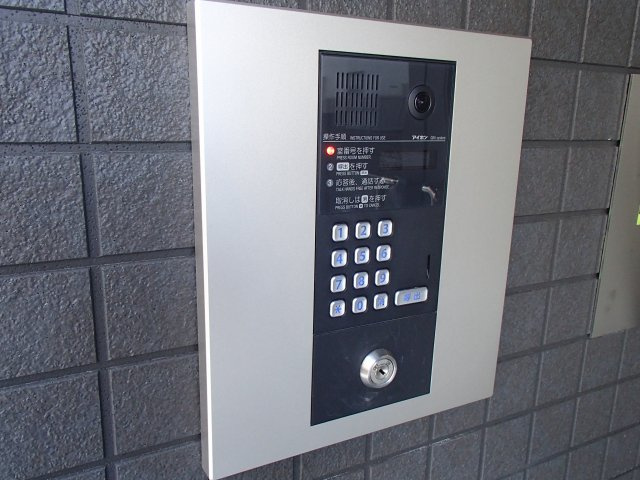 【セキュリティ】 | LIVING LIFE NAGASE WEST | 玄関オートロック