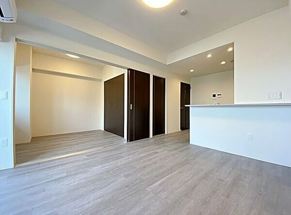 ＧＲＡＮ ＰＡＲＫ ＣＯＵＲＴの居間・リビング