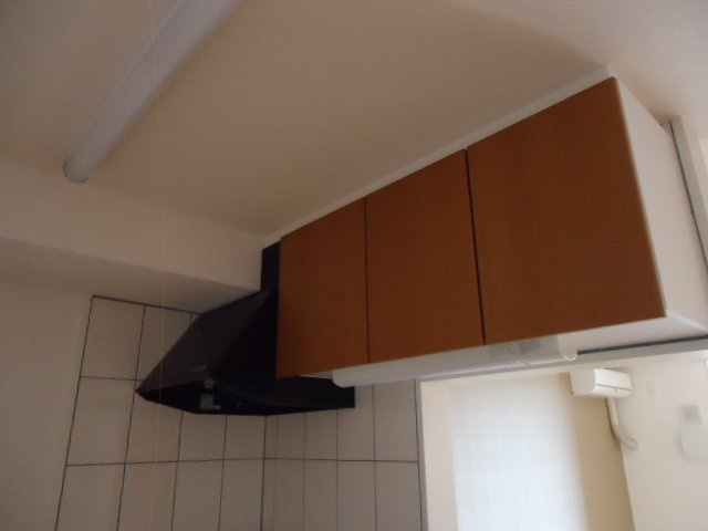 サンパレスハイムⅡのキッチン|キッチン吊戸棚