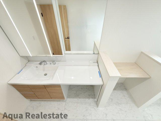 高松市前田西町　未入居モデルハウスの独立洗面台|朝の身支度には欠かせない独立洗面化粧台