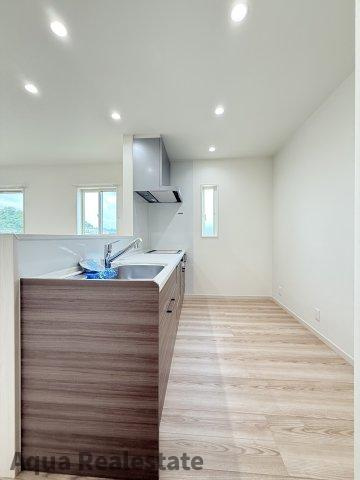 高松市前田西町の新築一戸建のキッチン|キッチンでお料理をお楽しみください