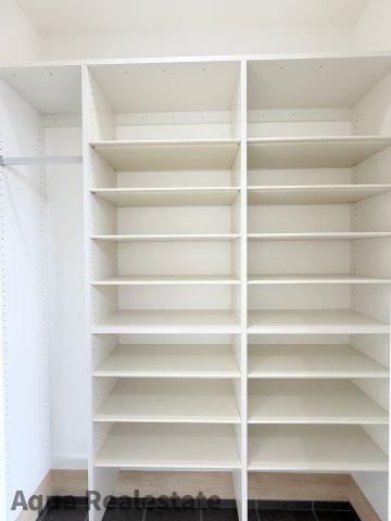 高松市前田西町の新築一戸建の収納|ちょっとした収納スペースも充実しています