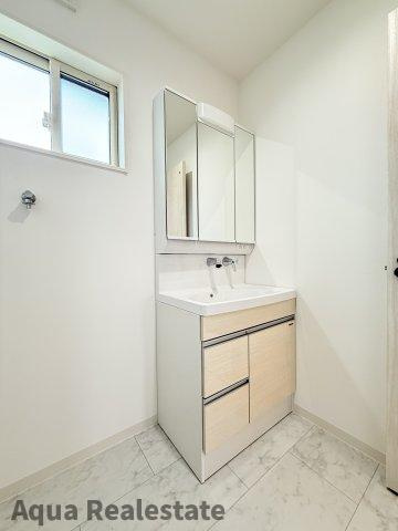 高松市前田西町　未入居モデルハウスの独立洗面台|使いやすい独立洗面台です