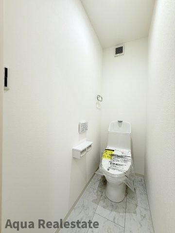 高松市前田西町　未入居モデルハウスのトイレ|落ち着いた色調のトイレです