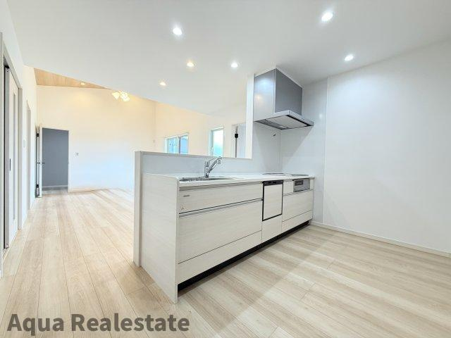 高松市前田西町の新築一戸建のキッチン|コンパクトなキッチンで掃除もラクラク