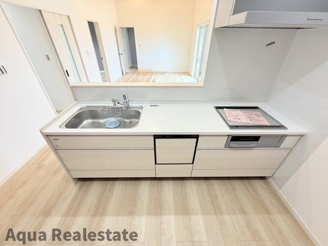 高松市前田西町の新築一戸建のキッチン|コンパクトなキッチンで掃除もラクラク