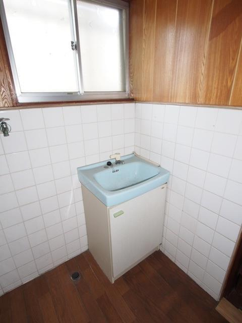 東神吉町西井ノ口戸建の洗面所