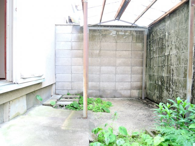 中谷借家2戸一A号のバルコニー