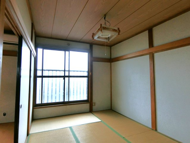 東郷シャトーハイツの和室