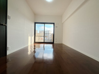 【洋室】 | 下大利パークマンション☆仲介手数料無料☆ | ゆっくり過ごしたり食事をしたり、日々の暮らしに彩りを添えてくれる、そんな楽しく豊かな空間になりそうです。