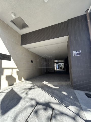 新宿区西早稲田１丁目の賃貸マンションのエントランス