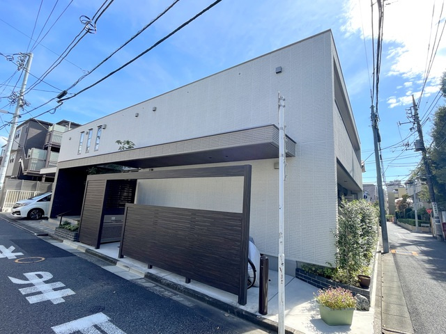 ホワイトラレースの外観|★入居後安心の24時間管理サポート★
