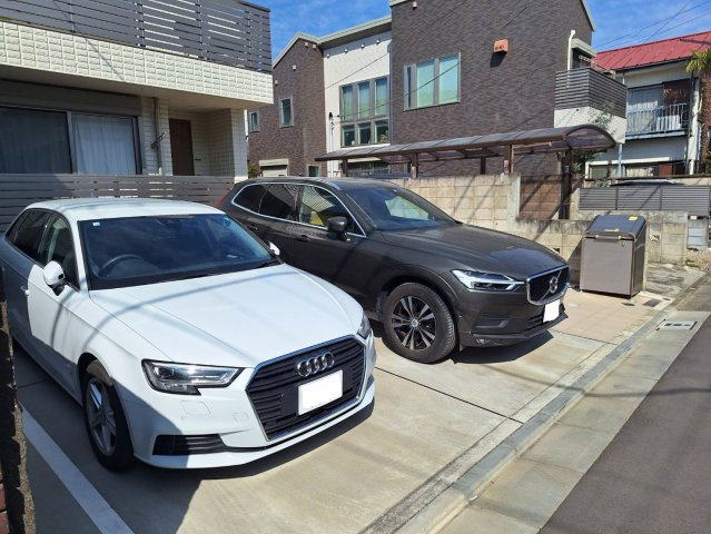メゾンNの駐車場