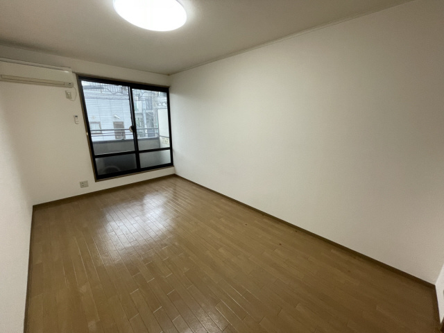 ドミール芦屋の居間・リビング