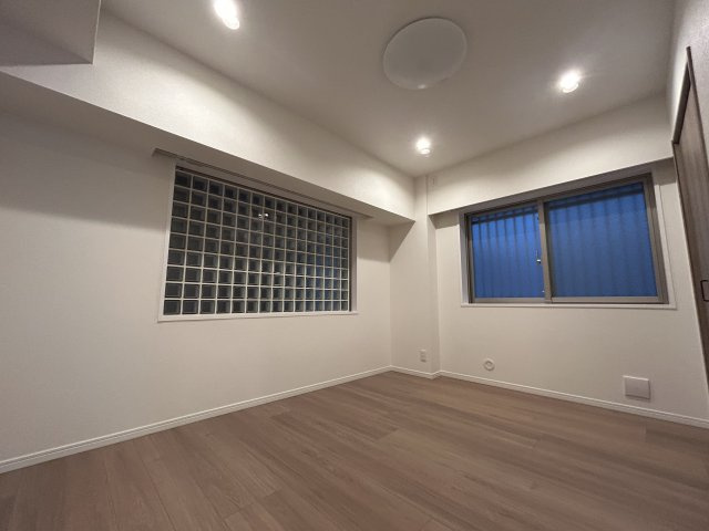 【洋室】グランシーナ東寺尾 