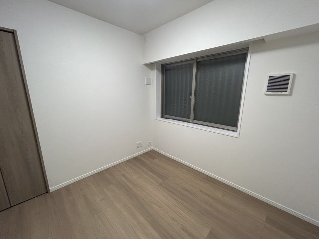 【洋室】グランシーナ東寺尾 