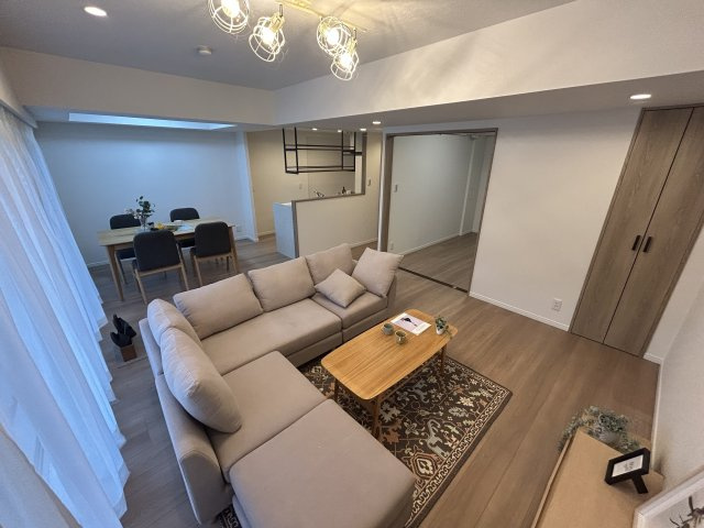 【居間・リビング】グランシーナ東寺尾 