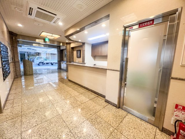 クローバー・プレミア昭和町のロビー