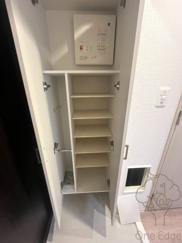 エスリード新大阪ザ・プレミアEASTの玄関