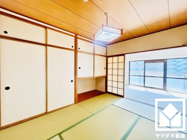 グランデュール鴨川3番館の和室