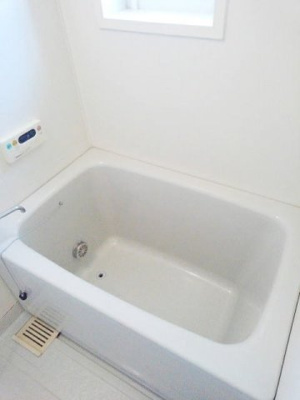 【浴室】 | エクセレント・ヴィラＡ | コンパクトで使いやすいお風呂です