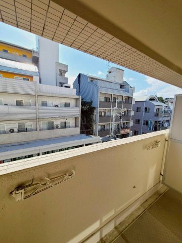 瑠璃甲東園のバルコニー