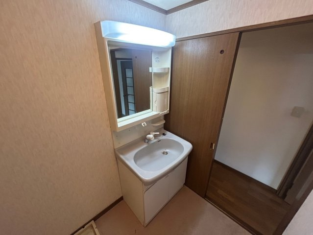 グレードタイム六甲の洗面所